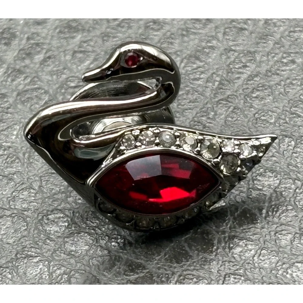 VTG Swarovski Swan Red Crystal Brooch Pin Tie Tack Gunmetal Dark Silver Tone